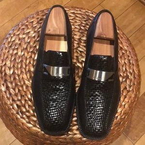 This Slightly Worn Black Basket Weave Mezlan Shoes is available for purchase.